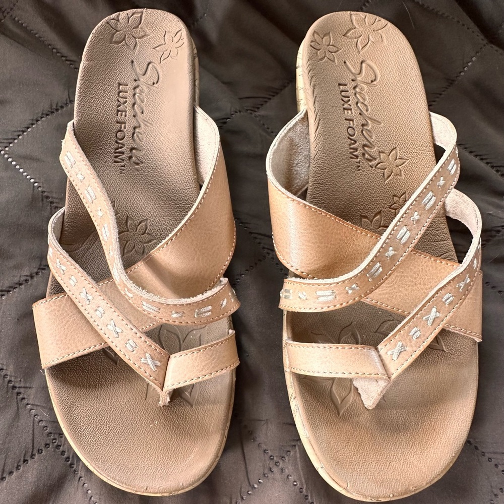 Skechers Women's Beige Sandals with Luxe Foam